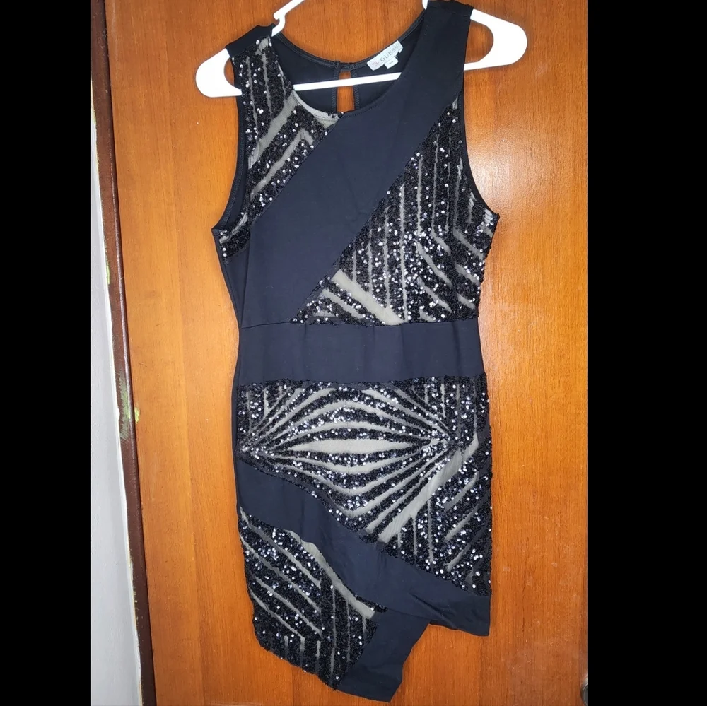 Dress - Picture 1 of 8